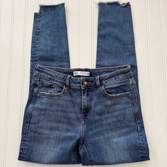 Zara Mid-Rise Step Hem Skinny Jeans - Size 6 - Picture 1 of 6